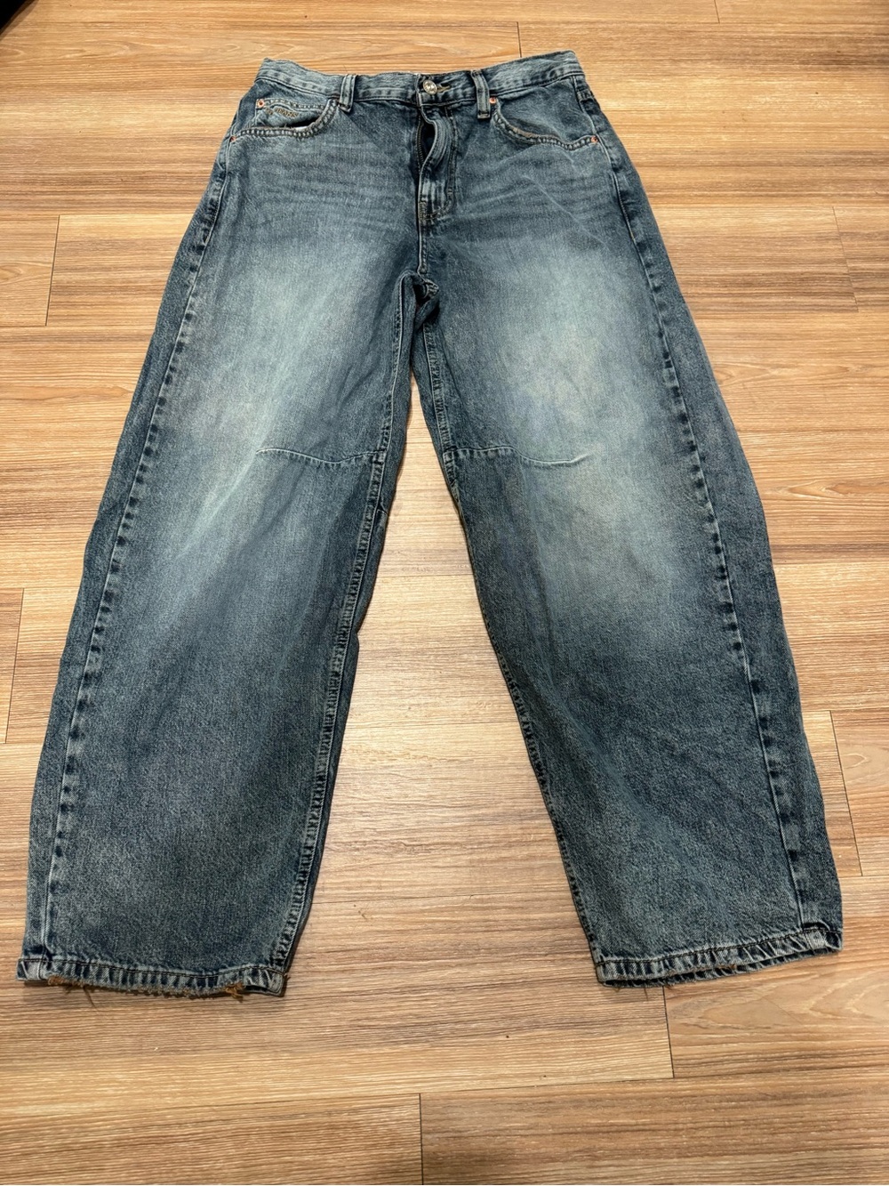 BDG women’s Relaxed-Fit Washed Blue Jeans